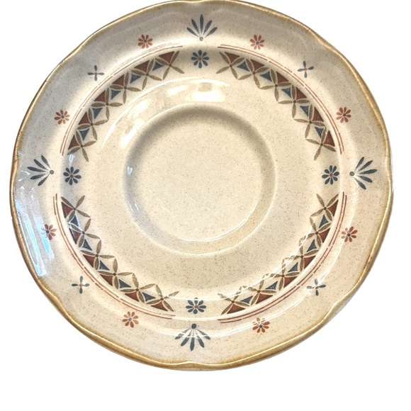 Vintage International Stoneware Japan Saucers (Set of 4) | Folk-Inspired Pattern - Picture 13 of 13